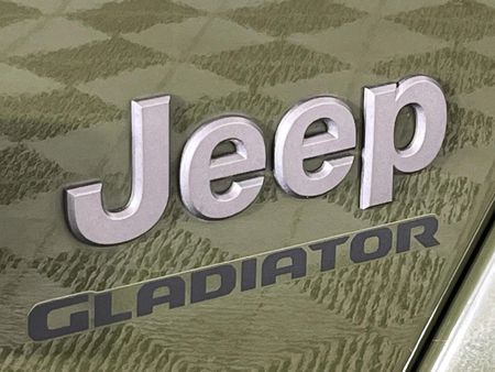 2022-Jeep-Gladiator-Rubicon-36-4x4-Auto-Double-Cab_11