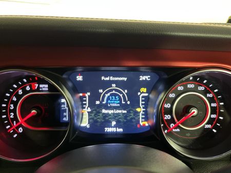 2022-Jeep-Gladiator-Rubicon-36-4x4-Auto-Double-Cab_2
