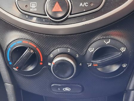 2018-Hyundai-Accent-16-GLS-Fluid_12