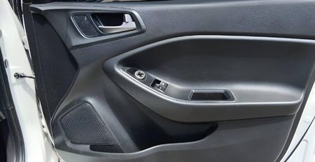 2018-Hyundai-i20-12-Motion_9