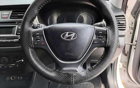 2018-Hyundai-i20-12-Motion_10