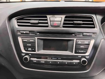 2018-Hyundai-i20-12-Motion_16