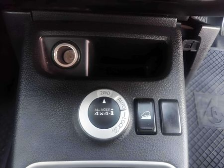 2010-Nissan-X-Trail-25-SE-4x4_16