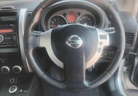2010-Nissan-X-Trail-25-SE-4x4_17