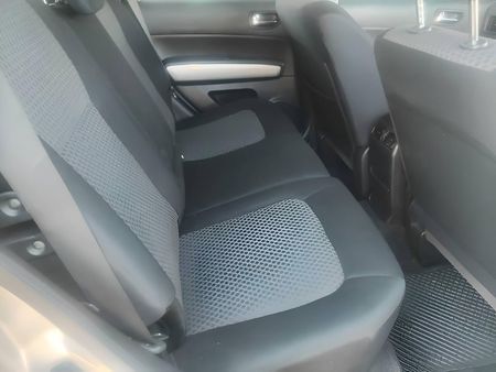 2010-Nissan-X-Trail-25-SE-4x4_6