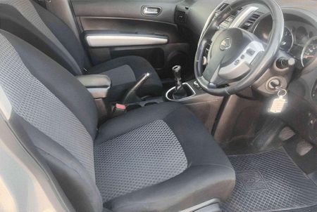 2010-Nissan-X-Trail-25-SE-4x4_8