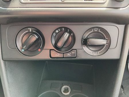 2022-Volkswagen-Polo-Vivo-14-Trendline-5-dr_12