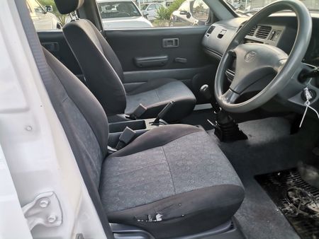2000-Toyota-Condor-7-SEATER-Condor_16