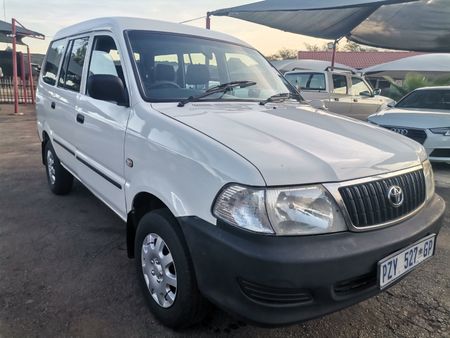 2000-Toyota-Condor-7-SEATER-Condor_2