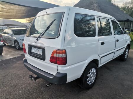 2000-Toyota-Condor-7-SEATER-Condor_4