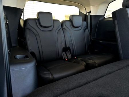 2025-Mahindra-XUV-700-20-AX7L-Auto-7-Seat_10