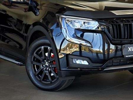 2025-Mahindra-XUV-700-20-AX7L-Auto-7-Seat_6