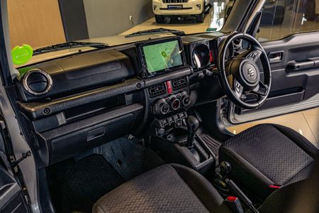 2021-Suzuki-Jimny-15-GLX-Auto_10