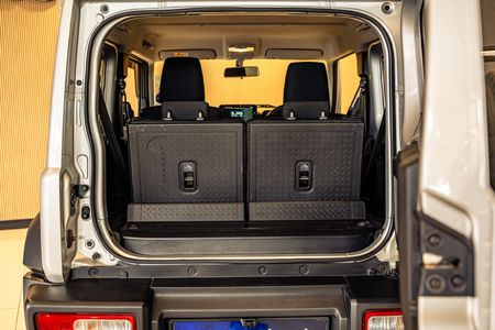 2021-Suzuki-Jimny-15-GLX-Auto_17