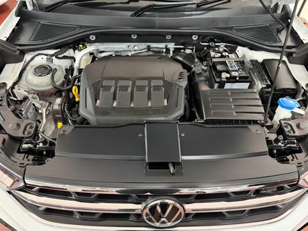 2025-Volkswagen-T-Roc-20-TSI-4M-Rline-DSG_4