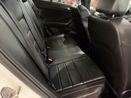 2025-Volkswagen-T-Roc-20-TSI-4M-Rline-DSG_6