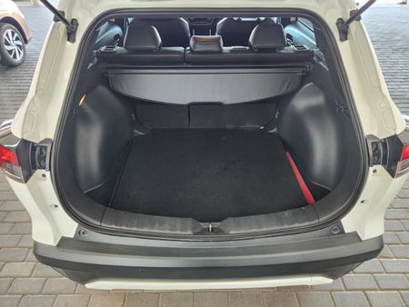 2022-Toyota-Corolla-Cross-18-XI_14