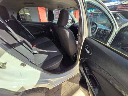 2018-Toyota-Etios-Cross-15-XS-5-dr_14