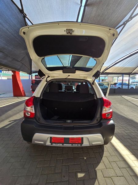 2018-Toyota-Etios-Cross-15-XS-5-dr_16