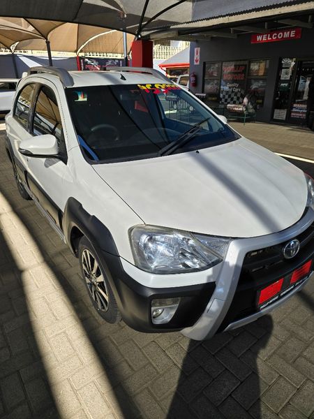 2018-Toyota-Etios-Cross-15-XS-5-dr_1