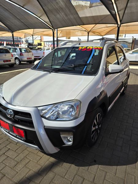 2018-Toyota-Etios-Cross-15-XS-5-dr_4