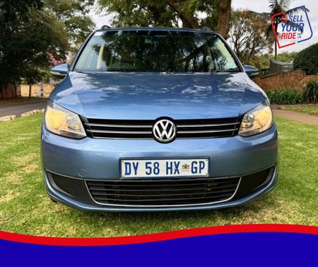 2012-Volkswagen-Touran-20-TDI-Trendline-Auto_1