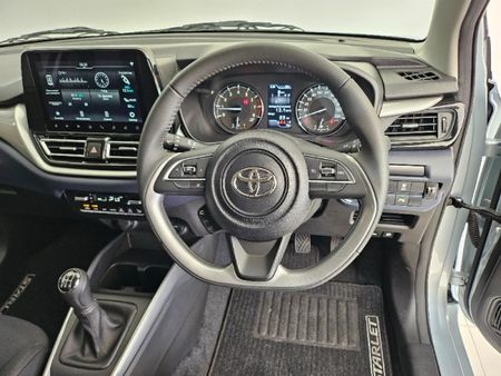 2026-Toyota-Starlet-Cross-15XR_9