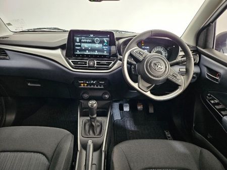 2026-Toyota-Starlet-Cross-15XR_11
