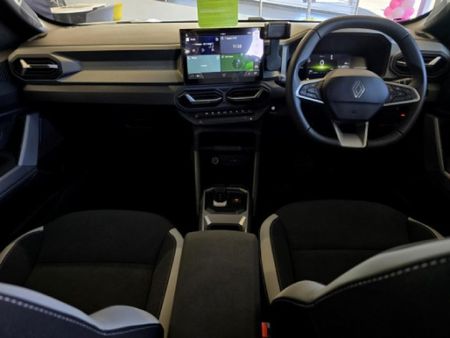 2026-Renault-Duster-13T-Intens-EDC_21