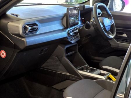 2026-Renault-Duster-13T-Intens-EDC_3