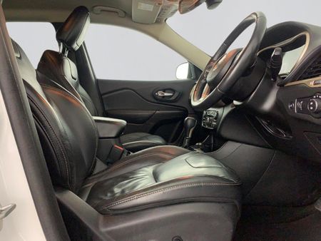 2015-Jeep-Cherokee-32-Limited-AWD-Auto_17