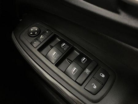 2015-Jeep-Cherokee-32-Limited-AWD-Auto_5