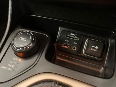 2015-Jeep-Cherokee-32-Limited-AWD-Auto_7