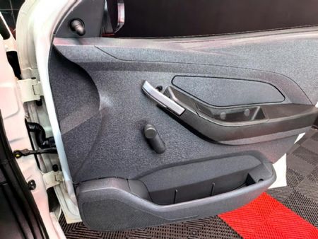 2016-Chevrolet-Utility-14-AC_15