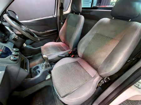 2016-Chevrolet-Utility-14-AC_8