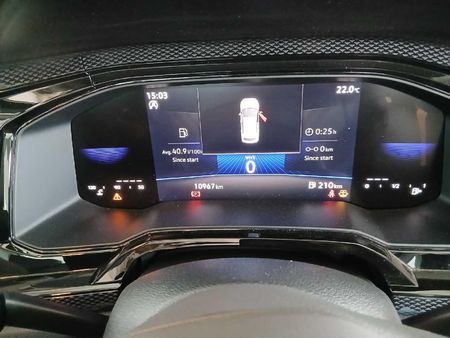 2025-Volkswagen-Polo-10-TSI-Life_12