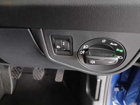 2025-Volkswagen-Polo-10-TSI-Life_13