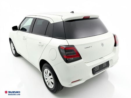 2025-Suzuki-Swift-12-GL_3