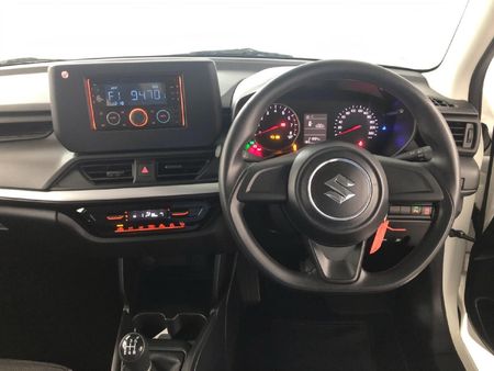2025-Suzuki-Swift-12-GL_7