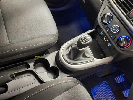 2025-Hyundai-Exter-12-Executive_10