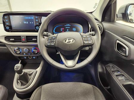 2025-Hyundai-Exter-12-Executive_12