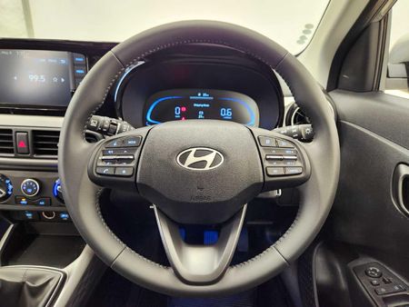 2025-Hyundai-Exter-12-Executive_13