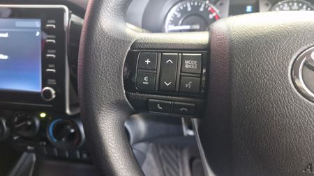 2025-Toyota-Hilux-24-GD-6-Raider-4x4-Auto-Double-Cab_11