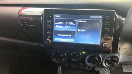 2025-Toyota-Hilux-24-GD-6-Raider-4x4-Auto-Double-Cab_13
