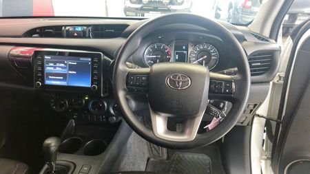 2025-Toyota-Hilux-24-GD-6-Raider-4x4-Auto-Double-Cab_14