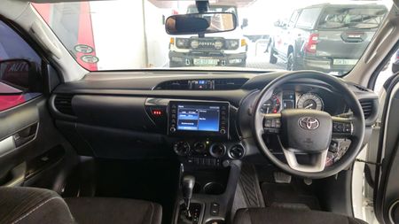 2025-Toyota-Hilux-24-GD-6-Raider-4x4-Auto-Double-Cab_15