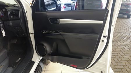 2025-Toyota-Hilux-24-GD-6-Raider-4x4-Auto-Double-Cab_17