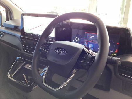 2026-Ford-Tourneo-Custom-20D-Titanium-X-Auto_11