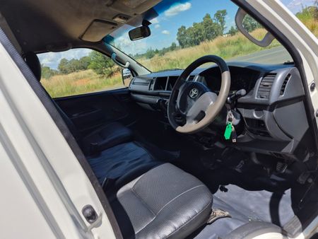 2019-Toyota-Quantum-25-D-4D-Sesfikile-16-seat_11