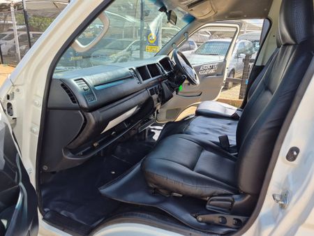 2019-Toyota-Quantum-25-D-4D-Sesfikile-16-seat_12